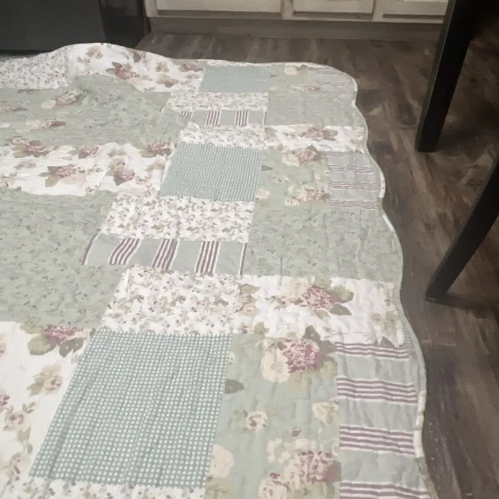Shabby Chic Patchwork Reversible Pink Green Floral Queen King 89x100 W/Shams